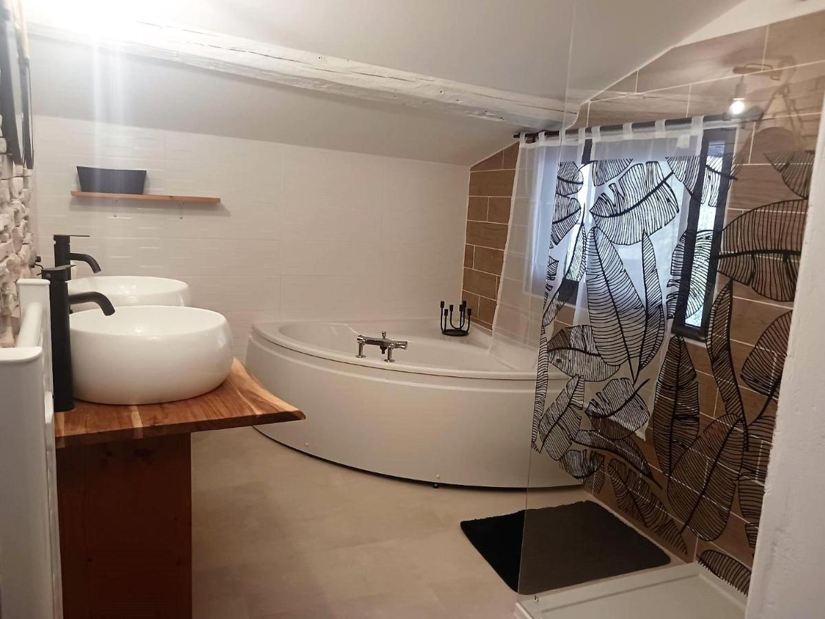 La Cachette Bed and Breakfast Aigues-Vives  Exteriör bild