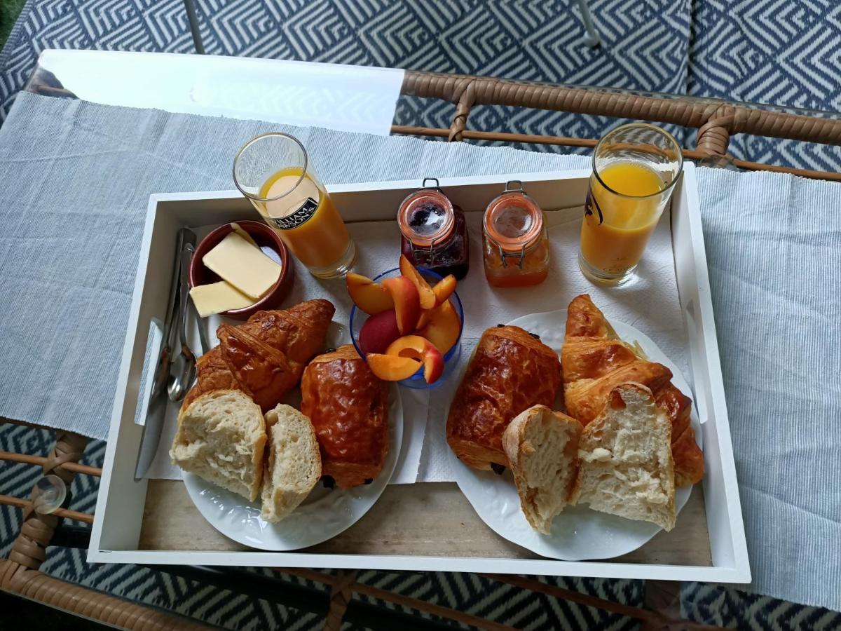 La Cachette Bed and Breakfast Aigues-Vives  Exteriör bild