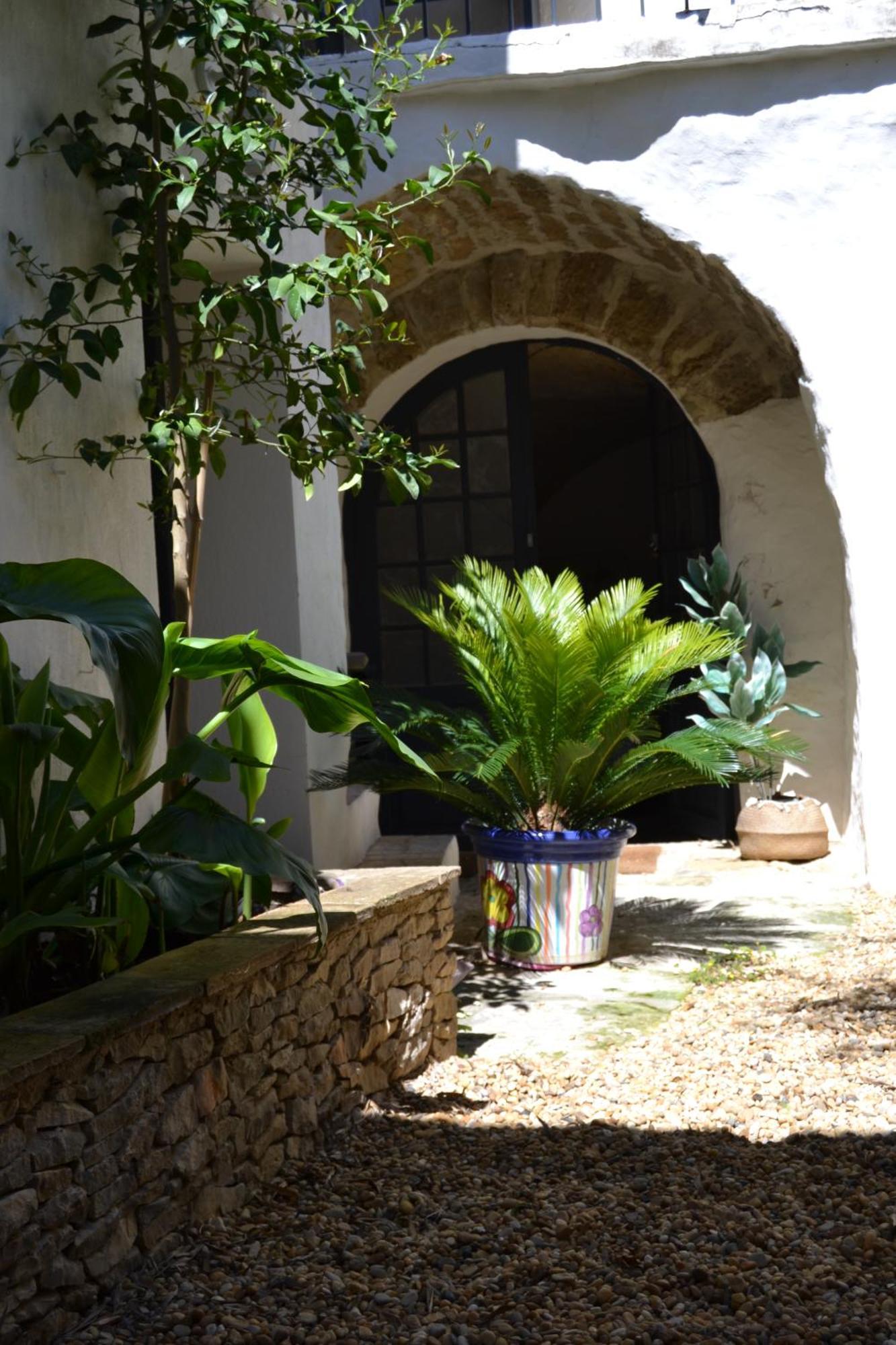 La Cachette Bed and Breakfast Aigues-Vives  Exteriör bild