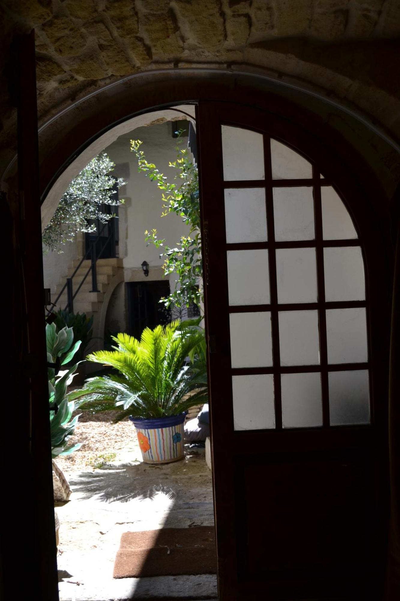 La Cachette Bed and Breakfast Aigues-Vives  Exteriör bild