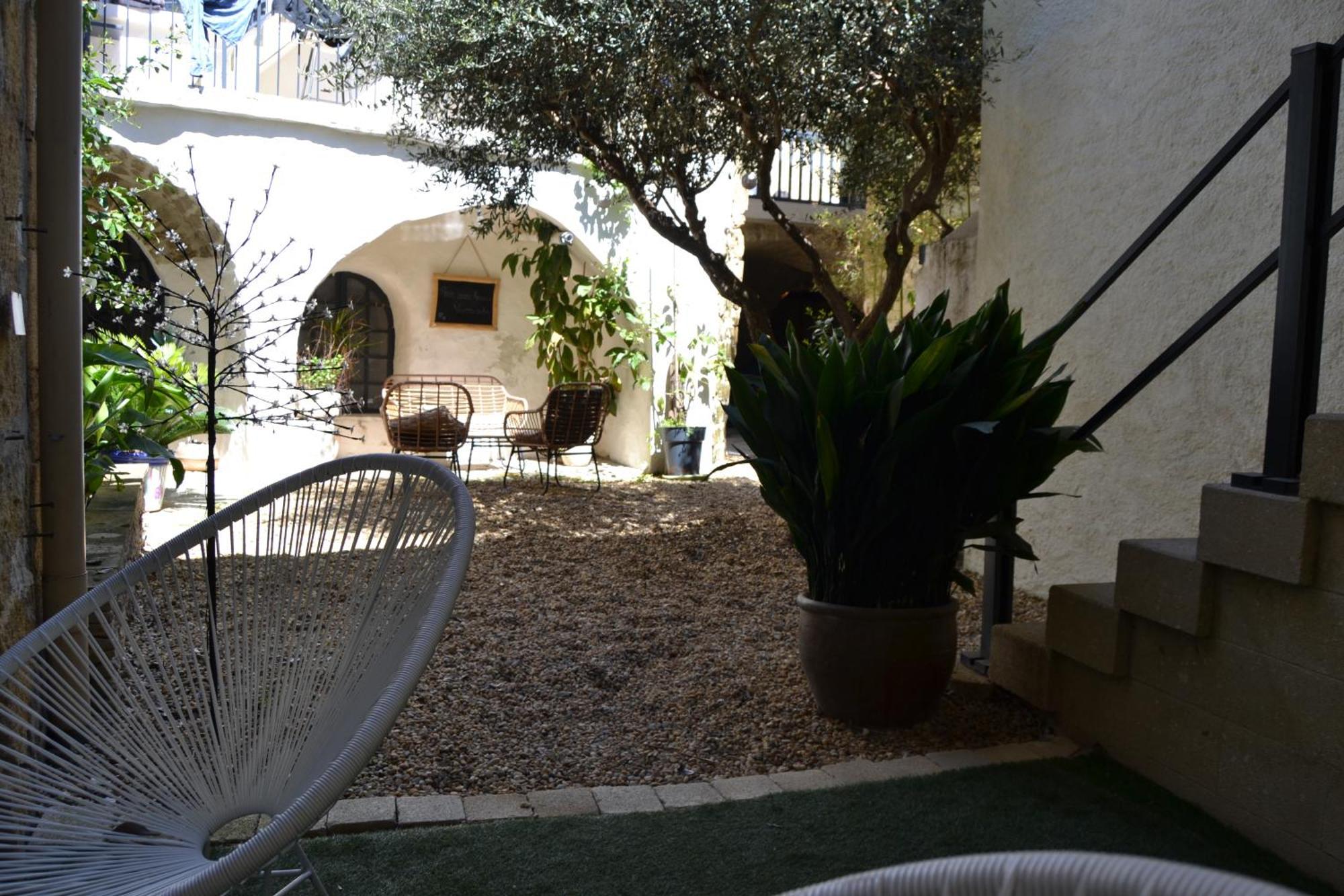La Cachette Bed and Breakfast Aigues-Vives  Exteriör bild